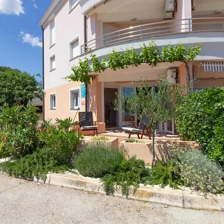 Sunshine , Seafront Terrace, Free Parking & Pet Friendly *
