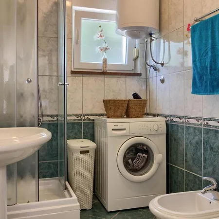 Sunshine , Seafront Terrace, Free Parking & Pet Friendly * Medulin