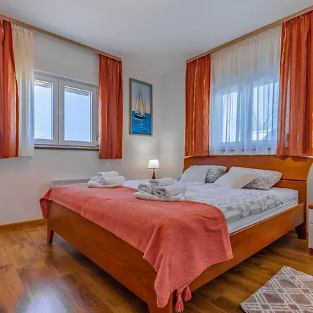 Sunshine , Seafront Terrace, Free Parking & Pet Friendly *